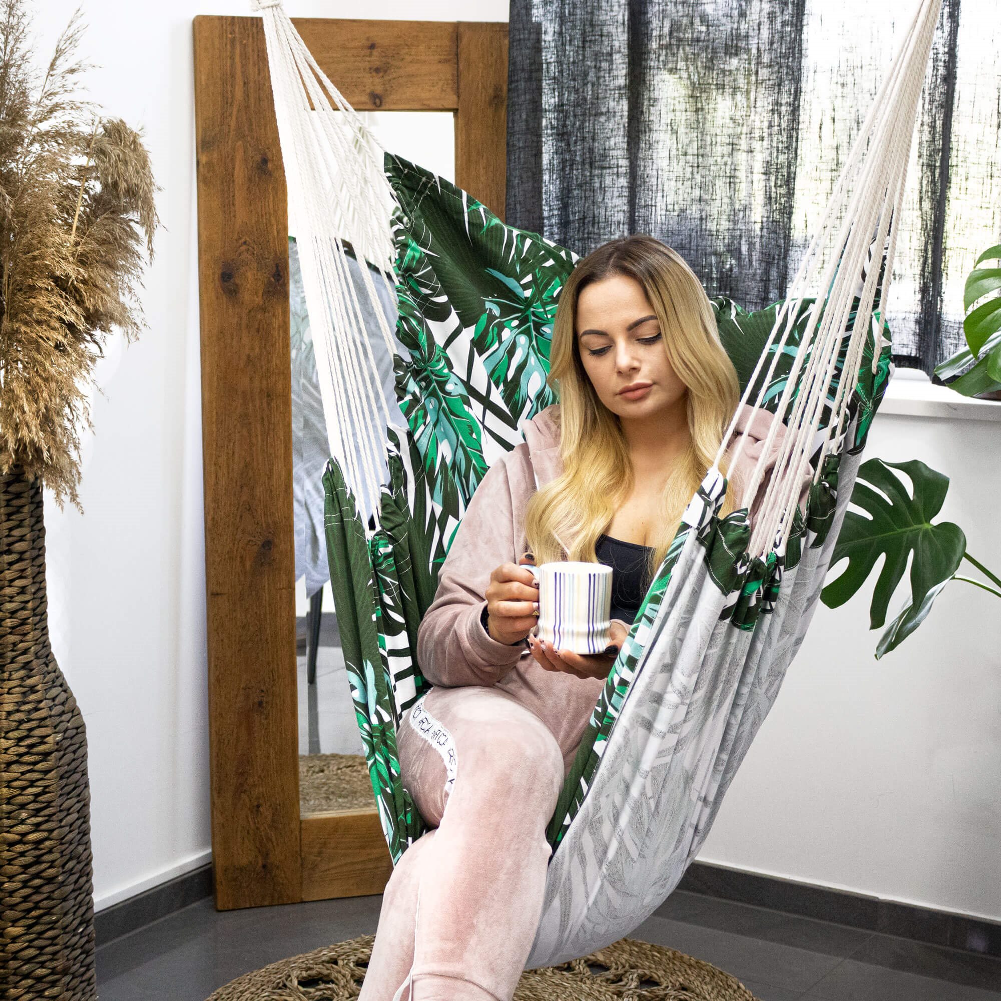 Brazīlijas šūpuļtīkls ar spilveniem Springos HM049 130x100cm Brazīlijas šūpuļtīkls ar spilveniem Springos HM049 130x100cm