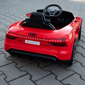 Mašīnīte ar akumulatoru Audi elektriskais bērnu auto rotaļlieta ar pulti Springos KC0013