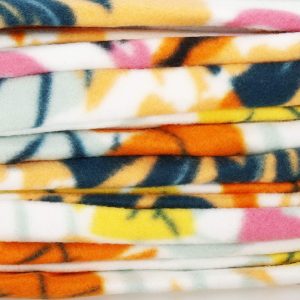 ar stiprinājumiem pie zemes