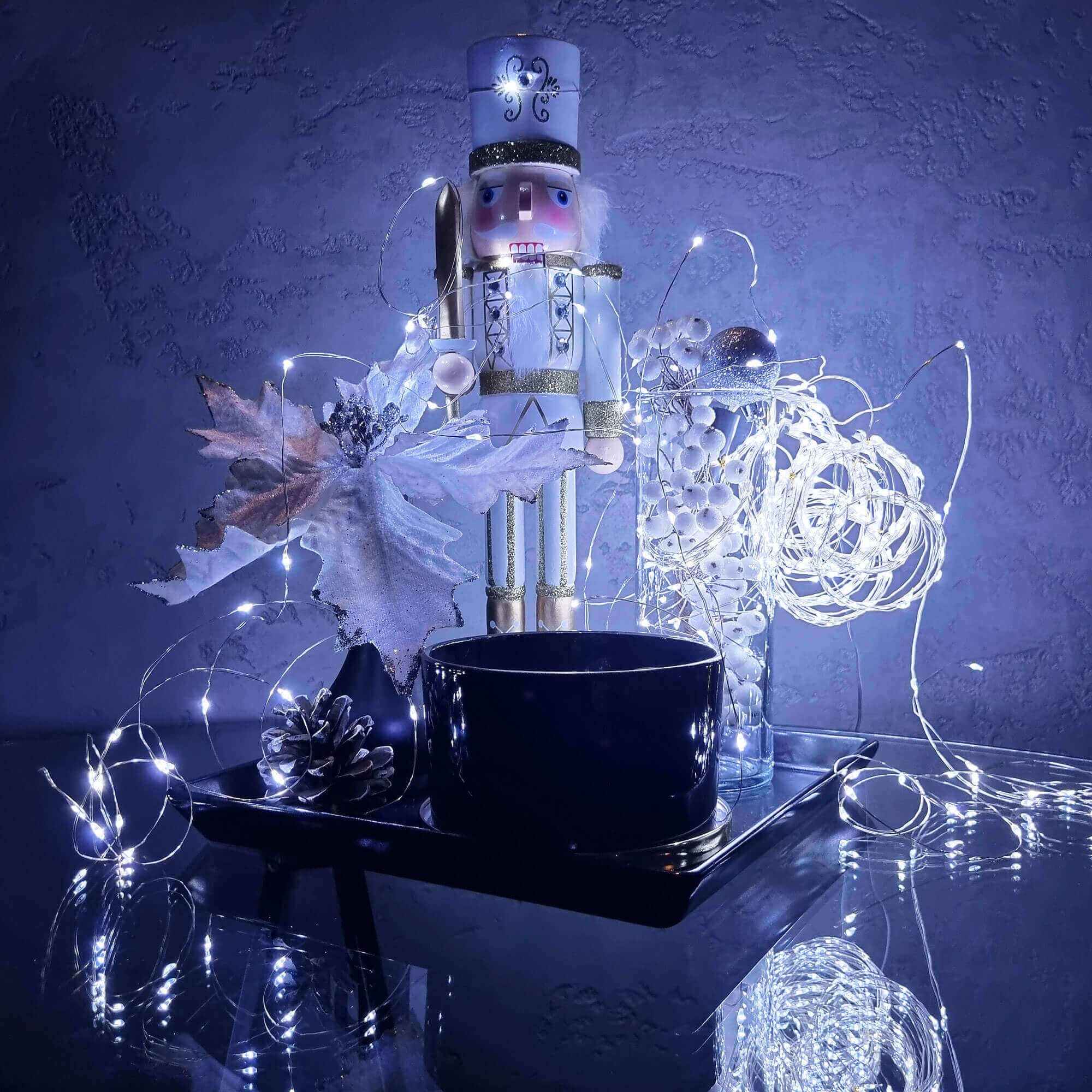 Ziemassvētku lampiņas 30 LED mikro vadi ar baterijām auksti balts Ziemassvētku lampiņas 30 LED mikro vadi ar baterijām auksti balts